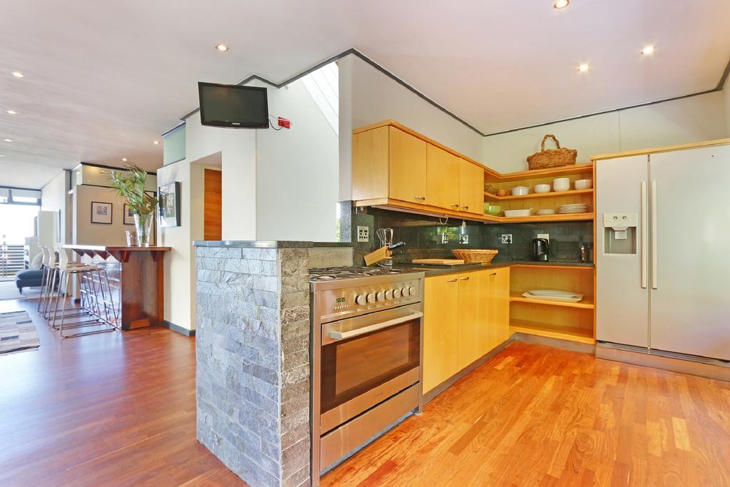 Villa Aqua By Totalstay Cape Town Exterior photo